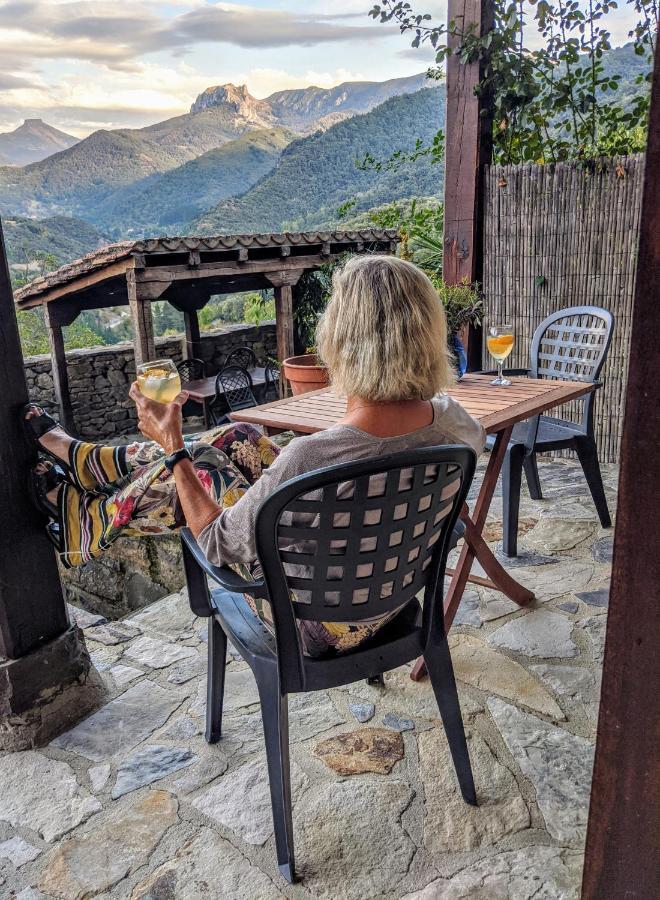 Olmares Terrace Apartment - Picos De Europa Lomena Luaran gambar